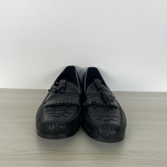 Nunn Bush Other - Nunn Bush men's black leather woven pinch toe loafer with tassel Size 11